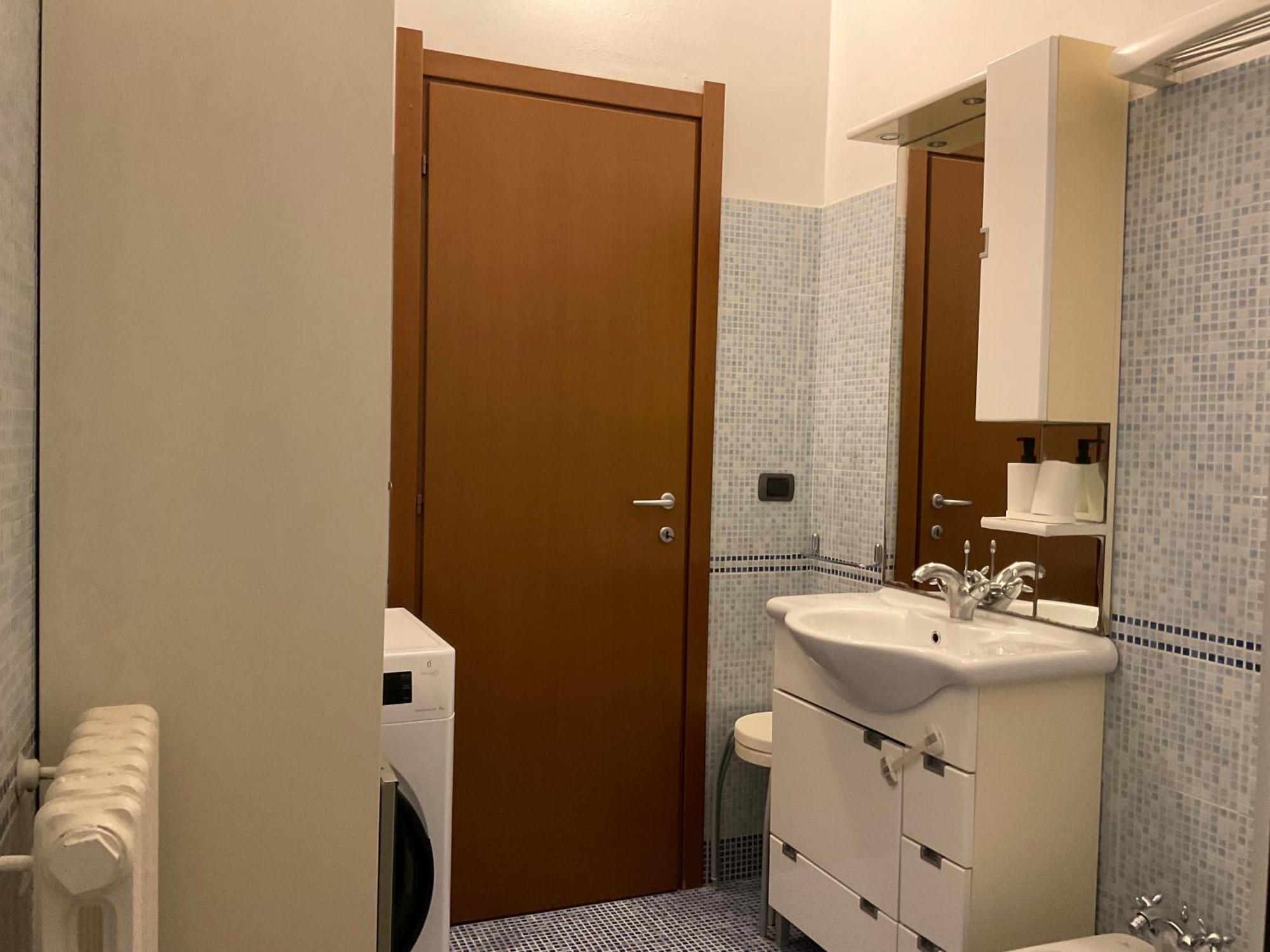 Sawasdee 37 Appartement Monza Buitenkant foto